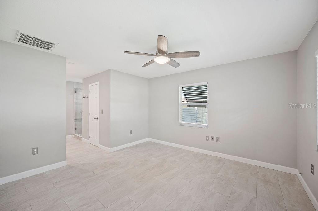 1040 SHADOWBROOK DR N