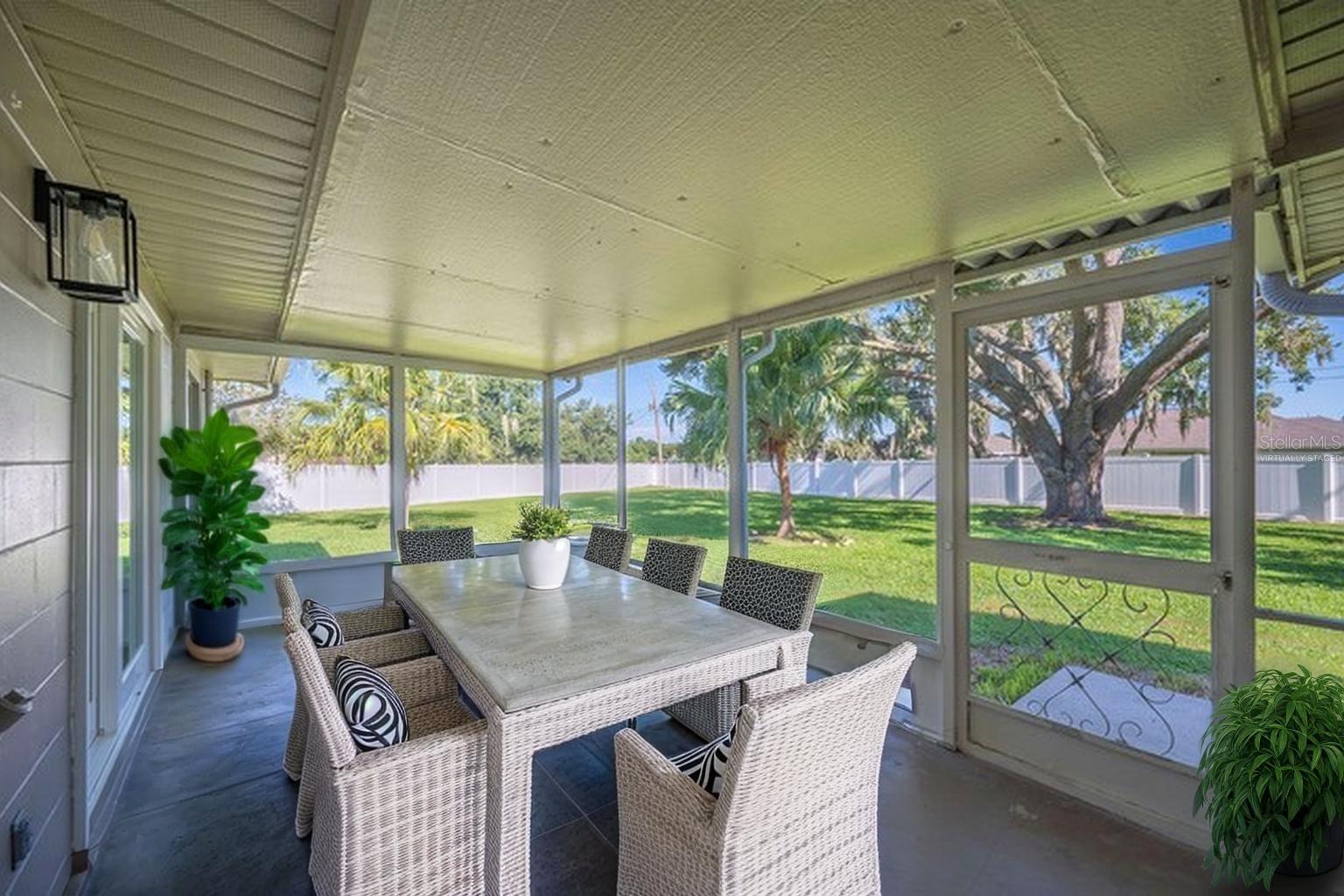 1040 SHADOWBROOK DR N