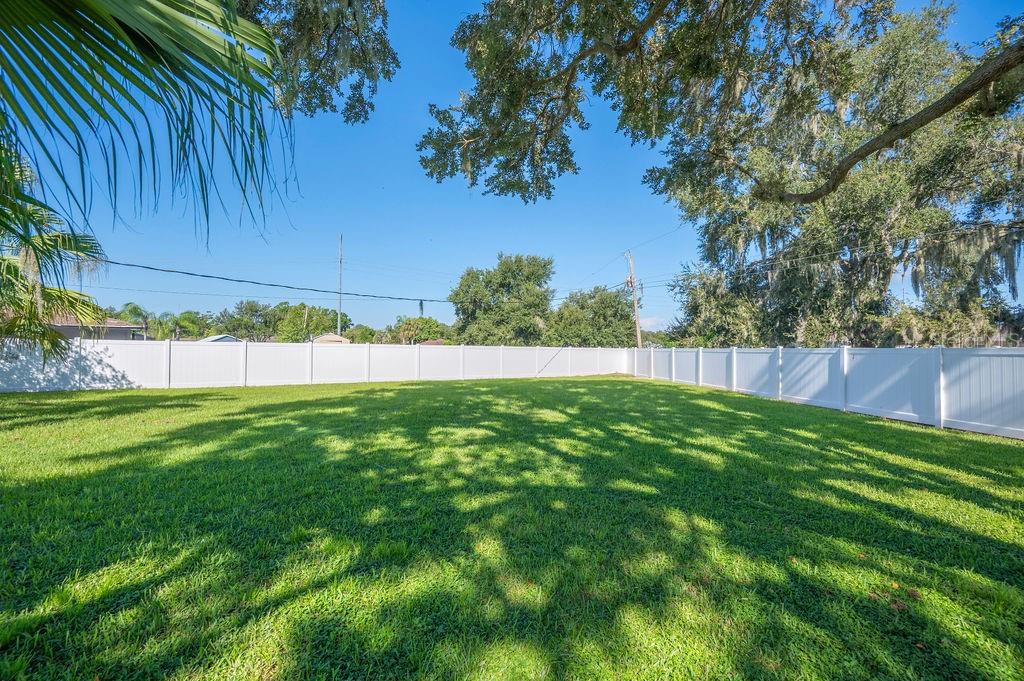 1040 SHADOWBROOK DR N