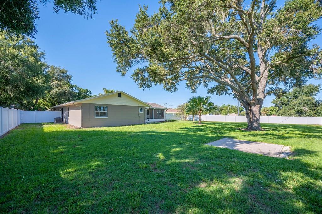 1040 SHADOWBROOK DR N