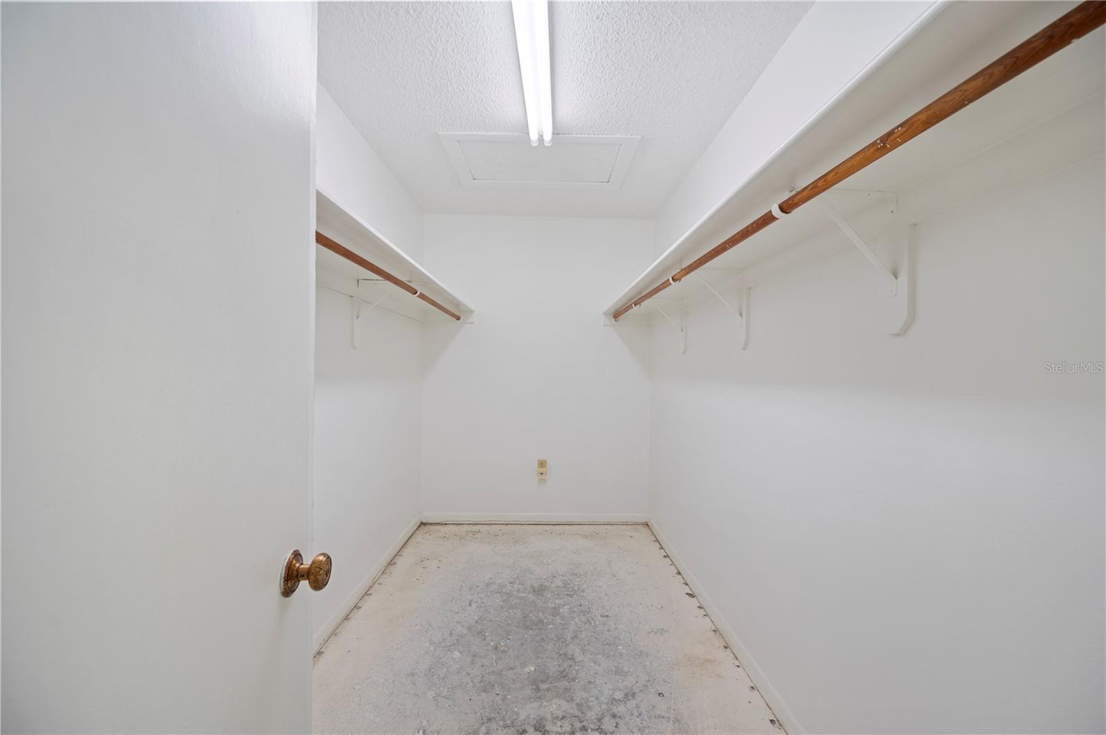 5225 IMPERIAL LAKES BLVD #29