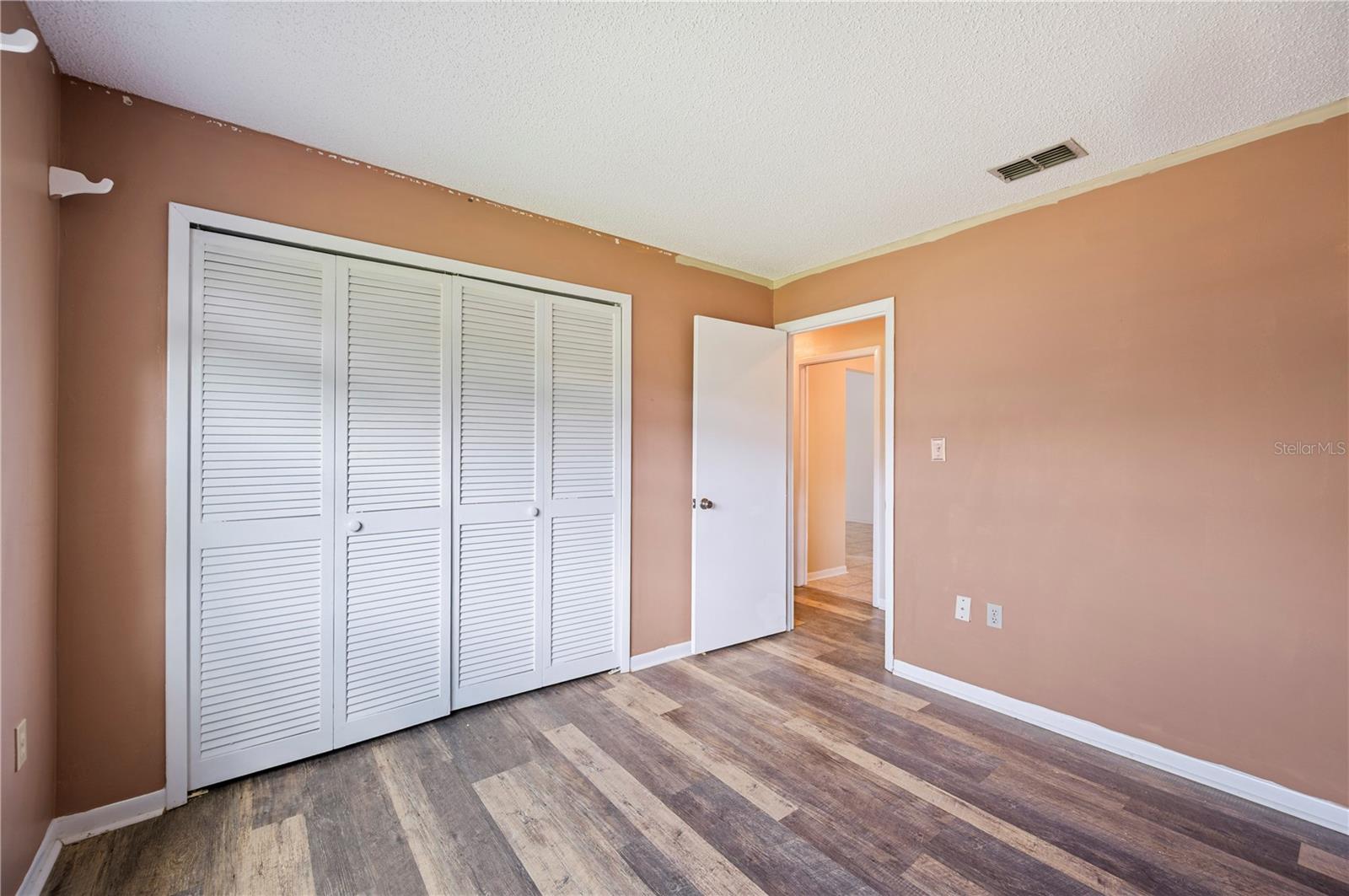 5225 IMPERIAL LAKES BLVD #29