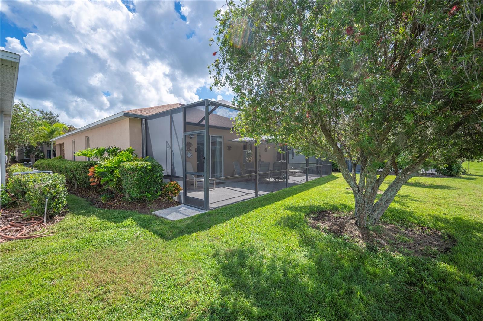 6973 LAKE EAGLEBROOKE DR