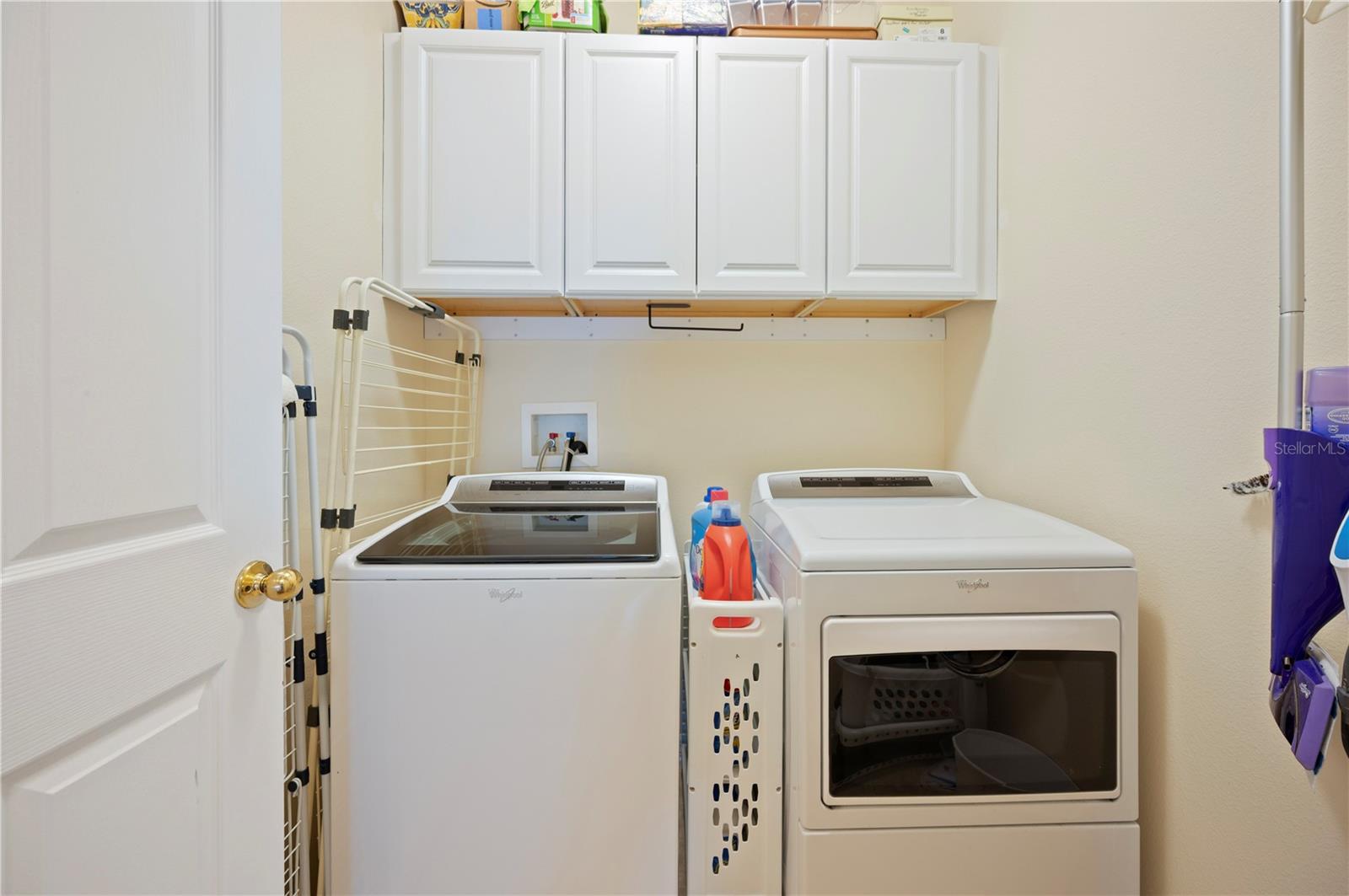 6973 LAKE EAGLEBROOKE DR