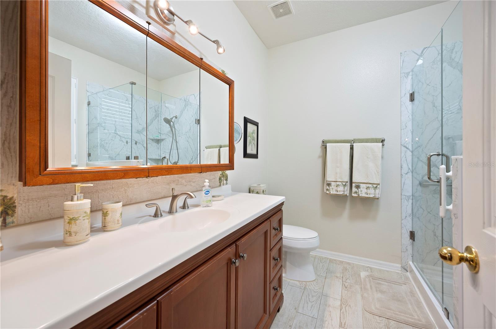 6973 LAKE EAGLEBROOKE DR