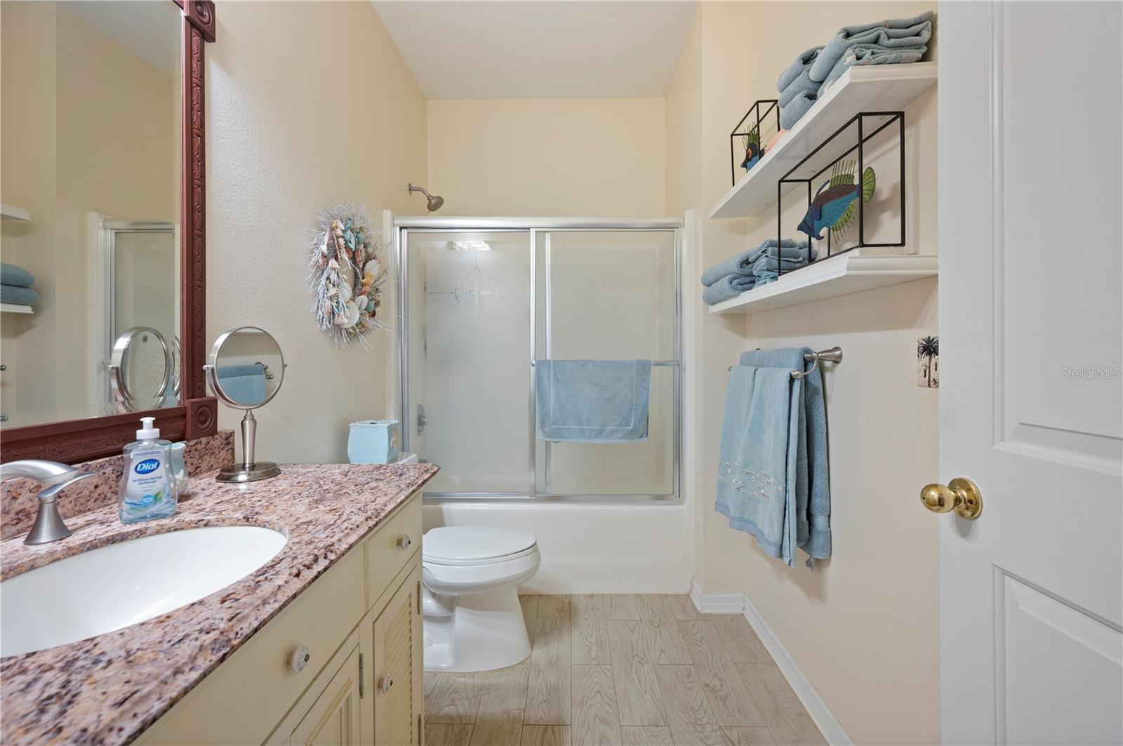 6973 LAKE EAGLEBROOKE DR