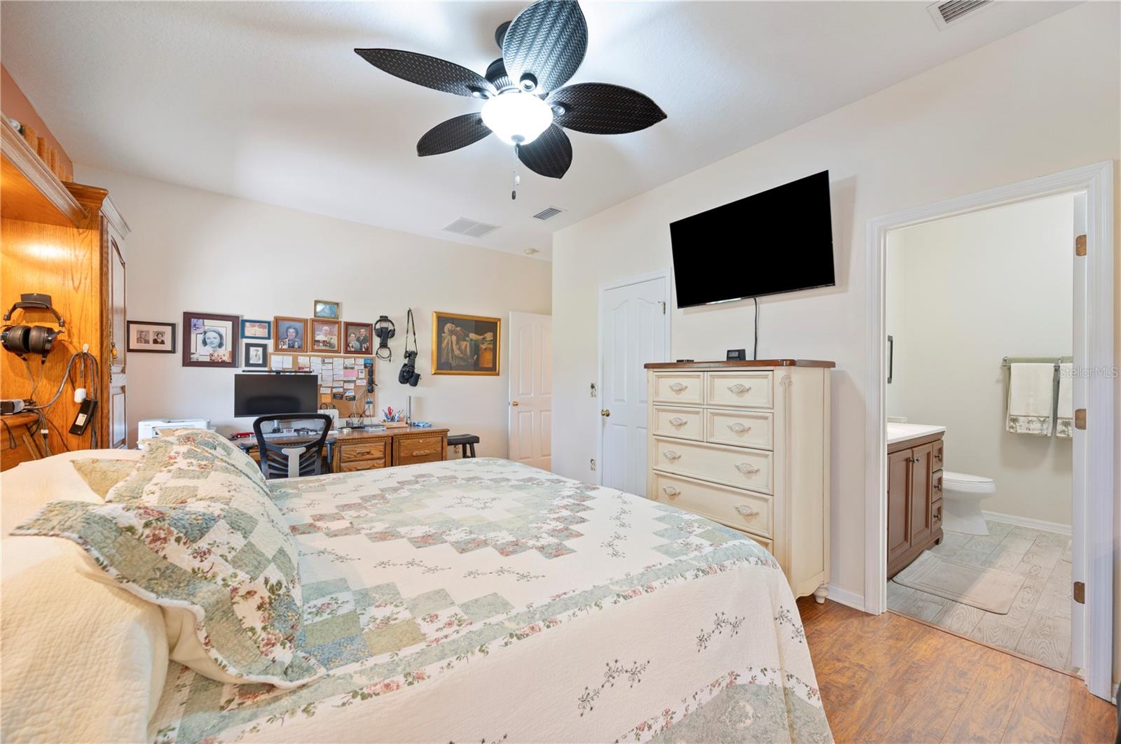 6973 LAKE EAGLEBROOKE DR