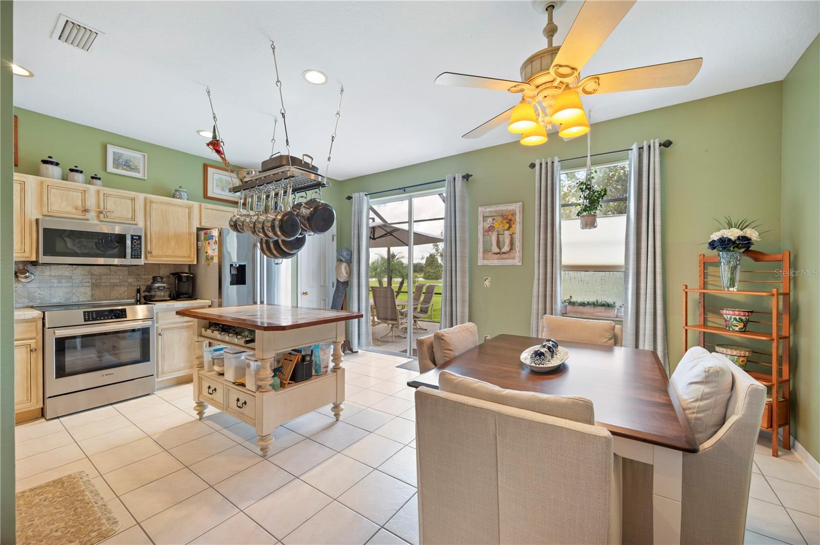 6973 LAKE EAGLEBROOKE DR