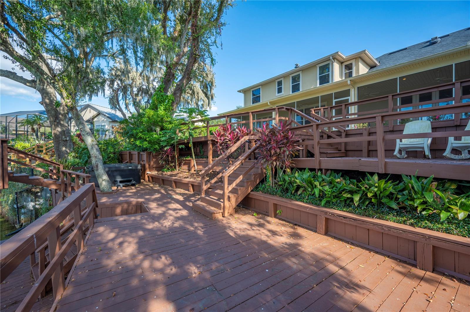 5789 LAKE VICTORIA DR