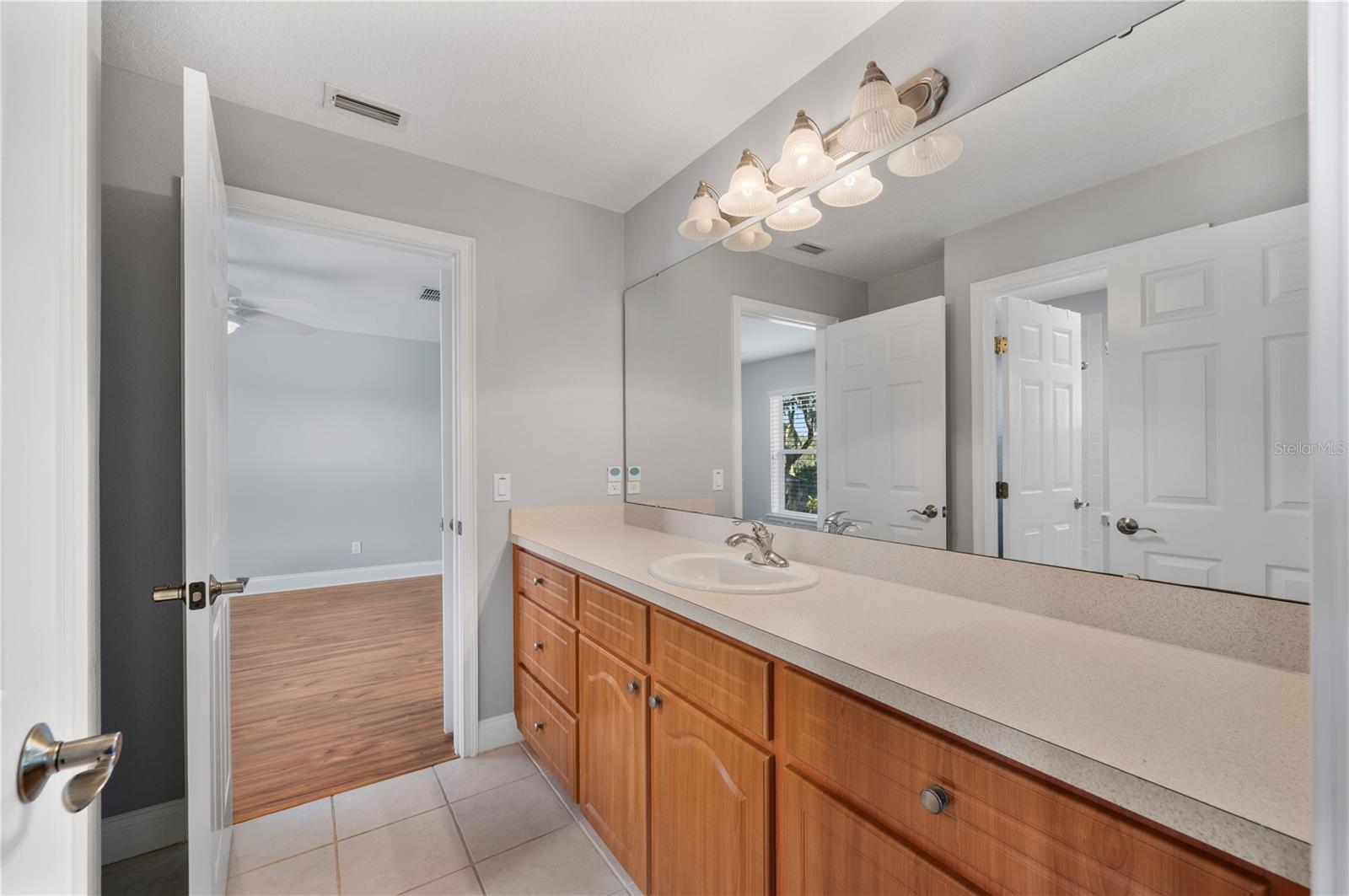 5789 LAKE VICTORIA DR