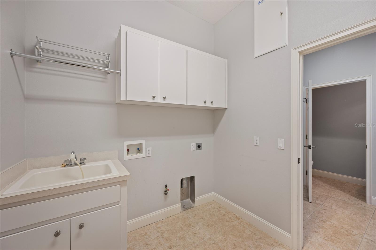 5789 LAKE VICTORIA DR