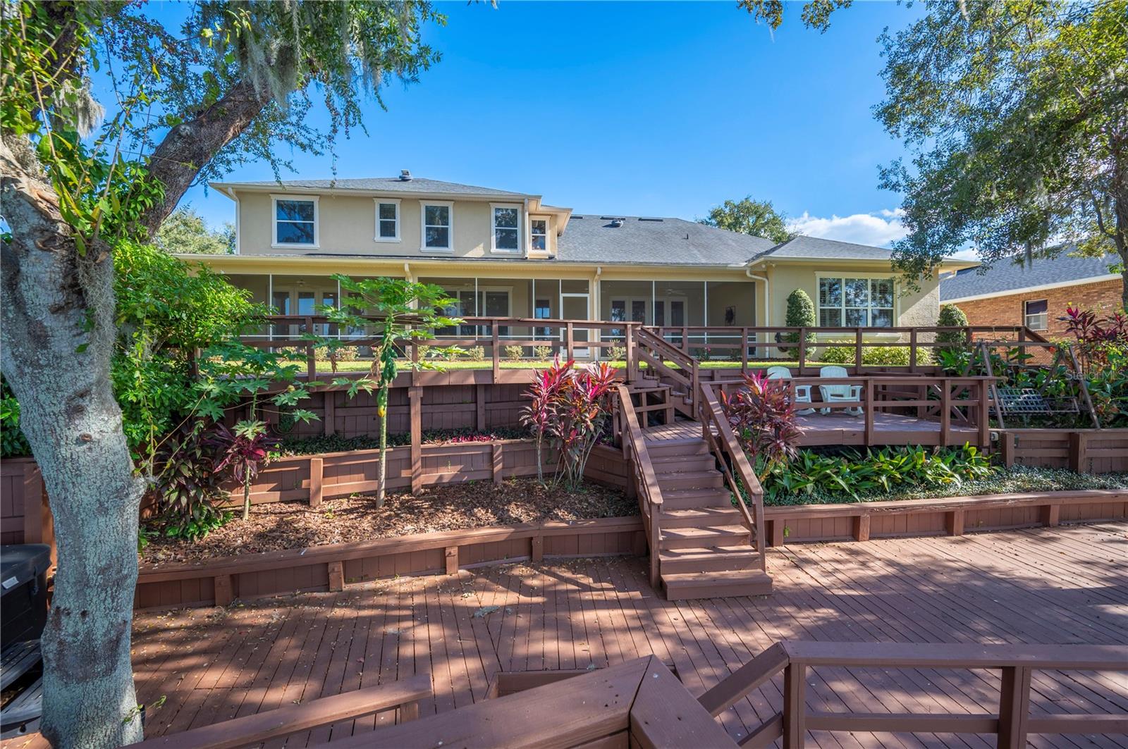 5789 LAKE VICTORIA DR