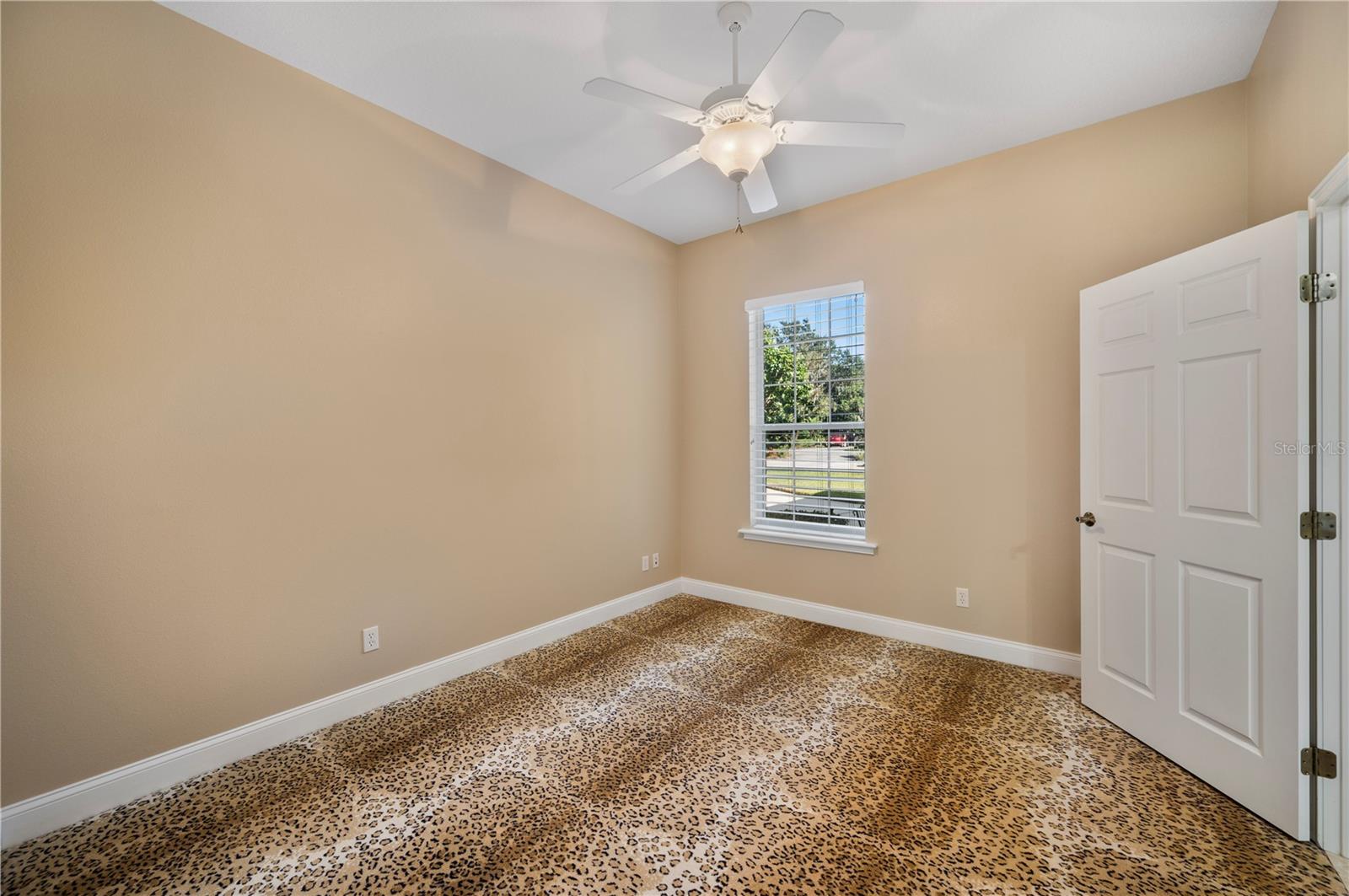 5789 LAKE VICTORIA DR