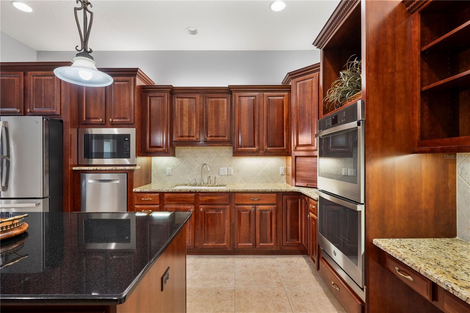 5789 LAKE VICTORIA DR