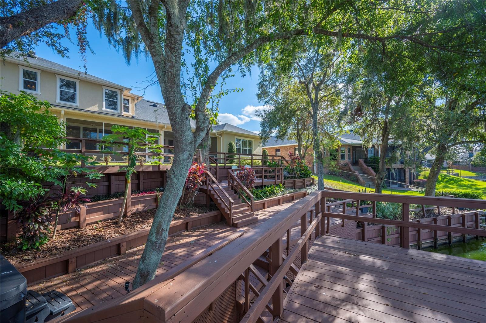 5789 LAKE VICTORIA DR