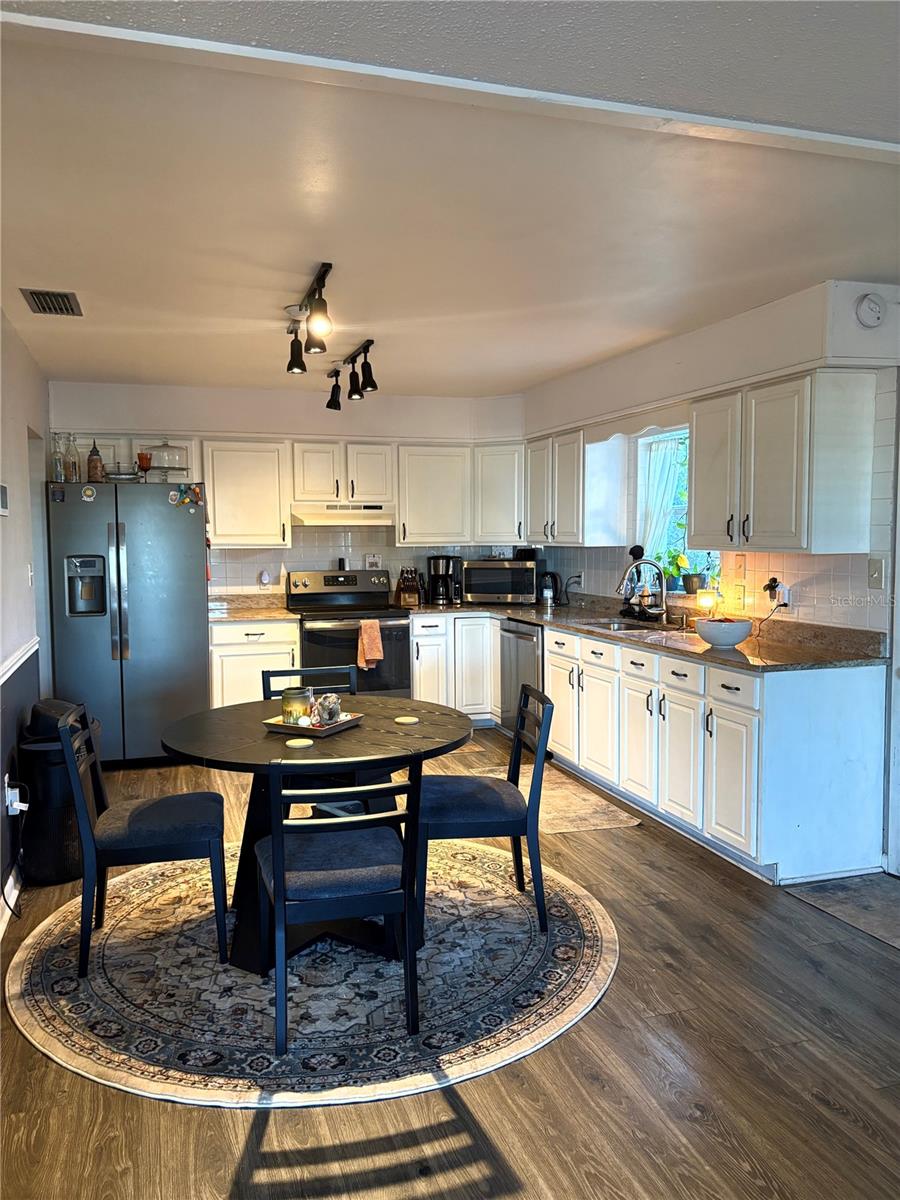 1622 SAINT JAMES AVE