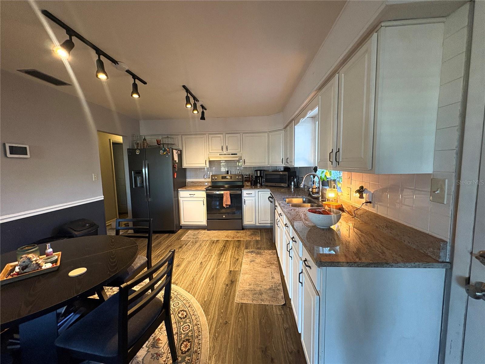 1622 SAINT JAMES AVE