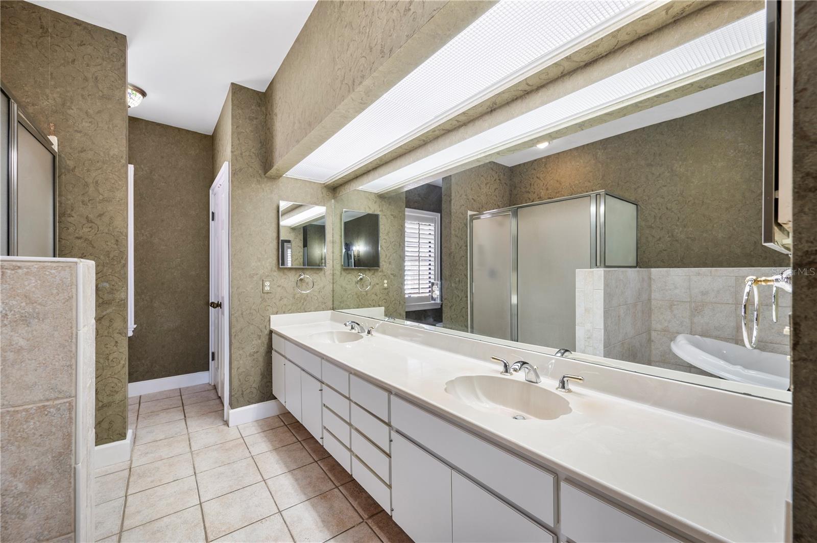 155 LAKE MORTON DR #1