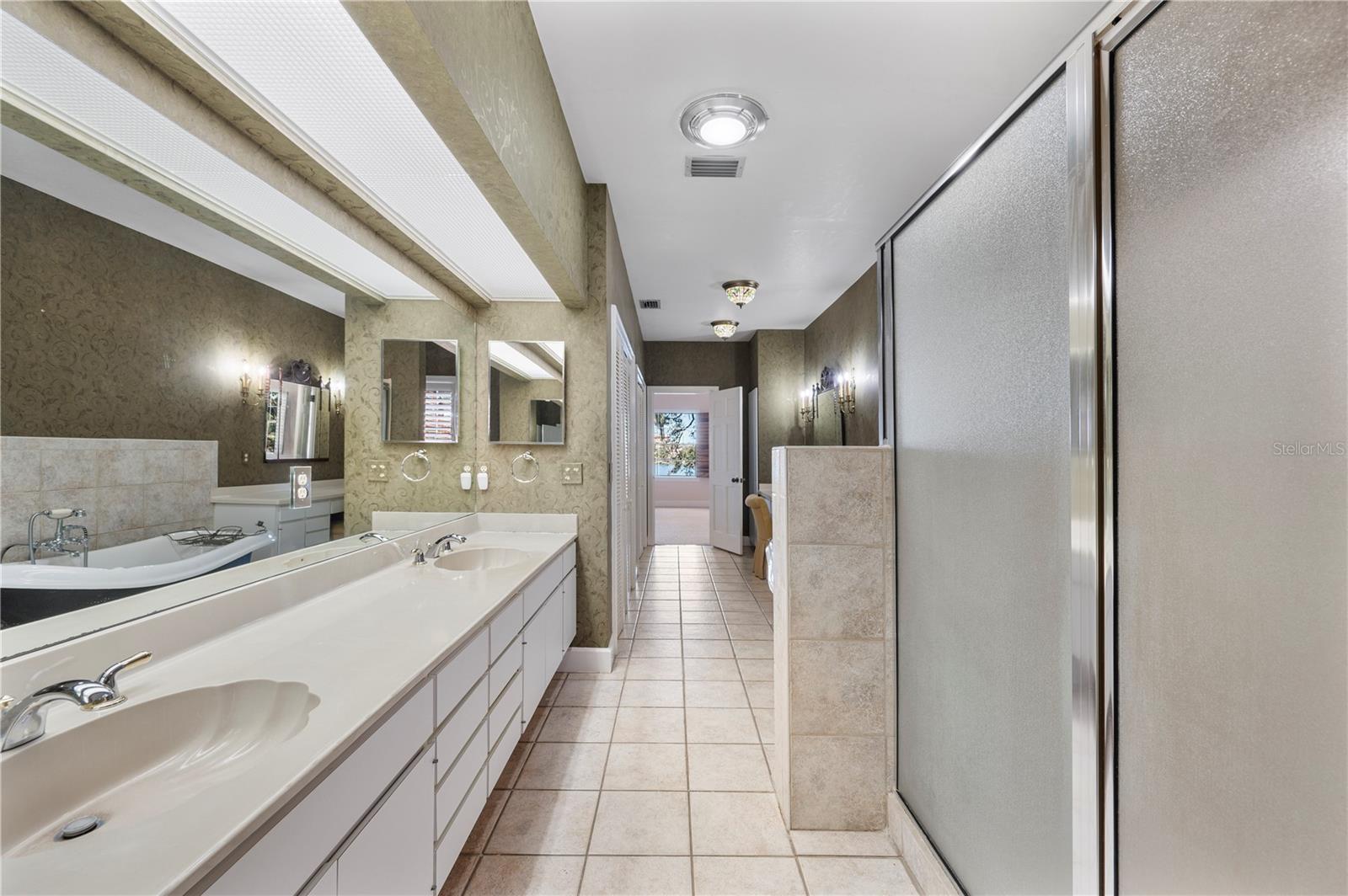 155 LAKE MORTON DR #1