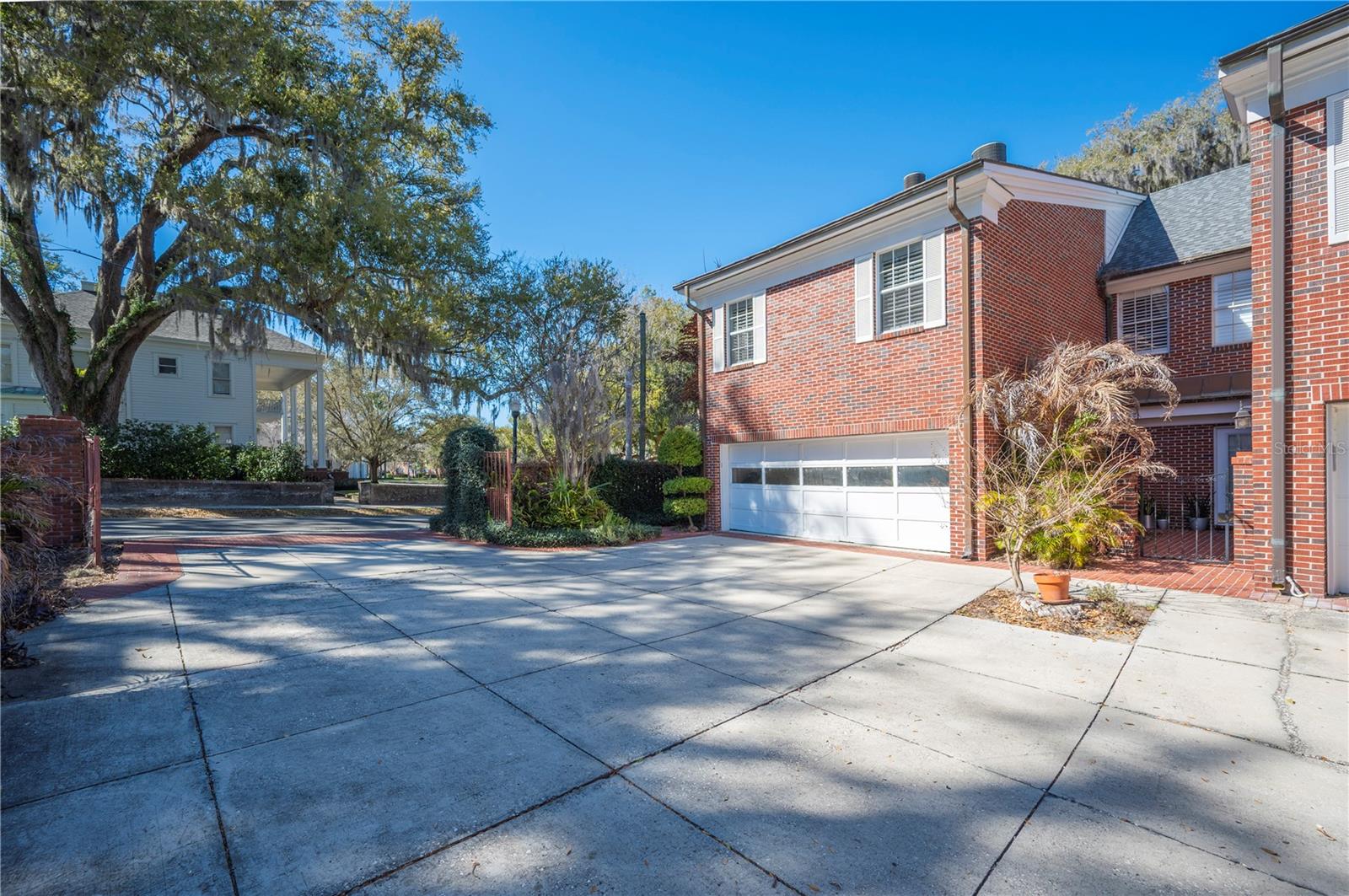 155 LAKE MORTON DR #1