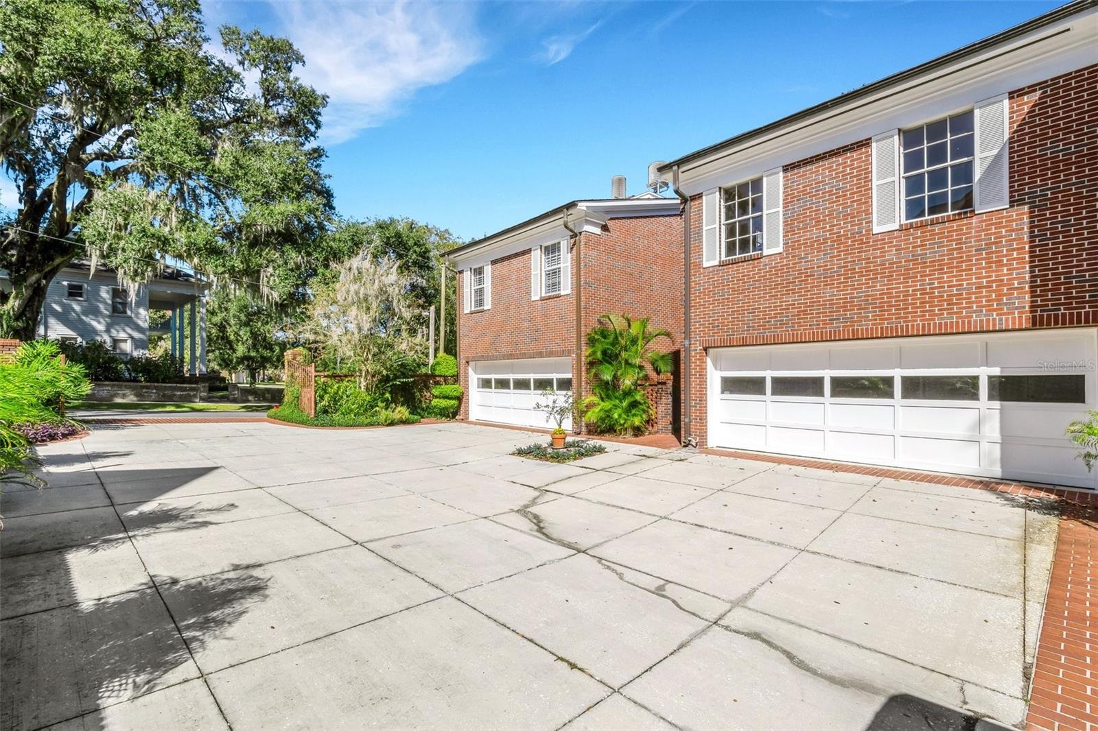 155 LAKE MORTON DR #1