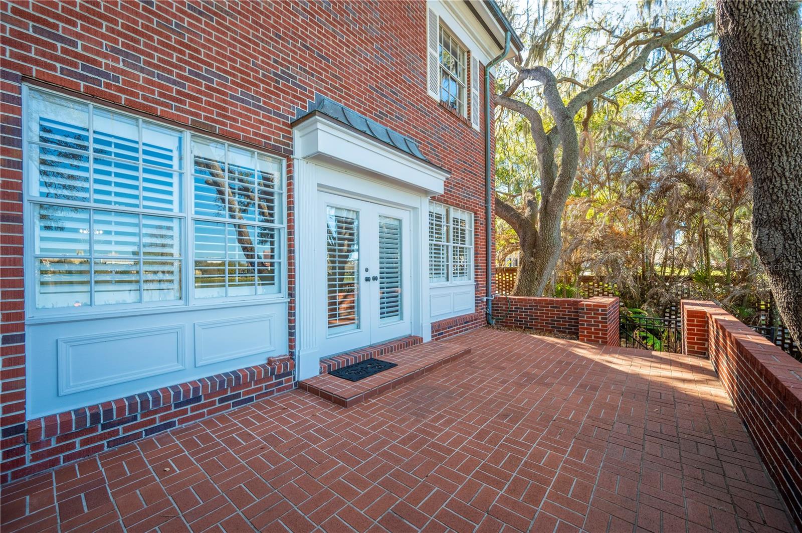 155 LAKE MORTON DR #1