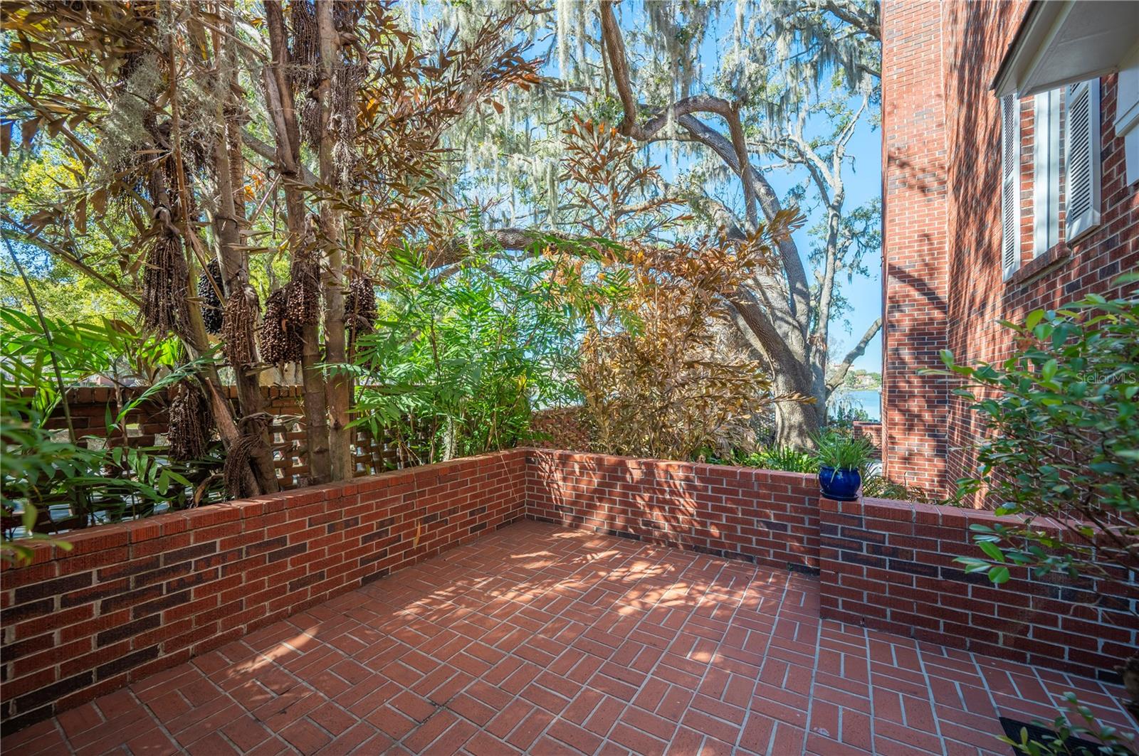 155 LAKE MORTON DR #1