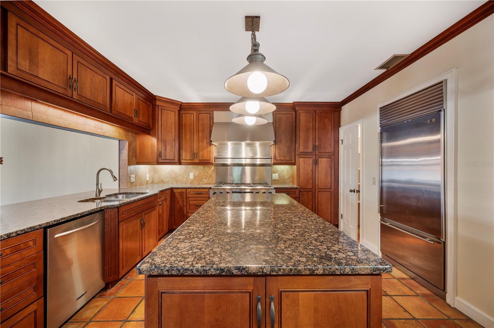 155 LAKE MORTON DR #1