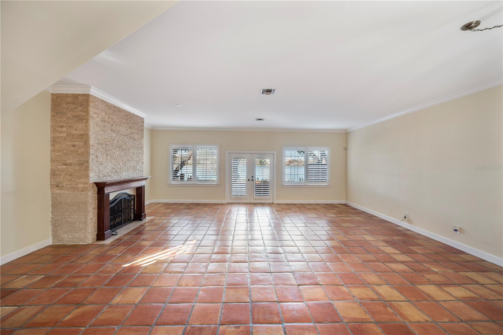 155 LAKE MORTON DR #1