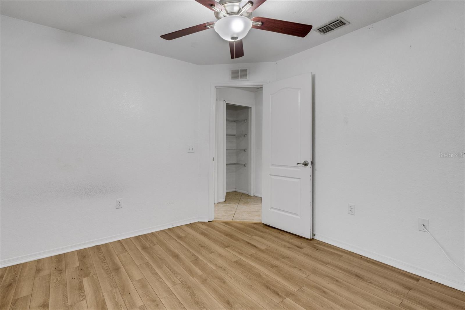 1712 CHARMI DR