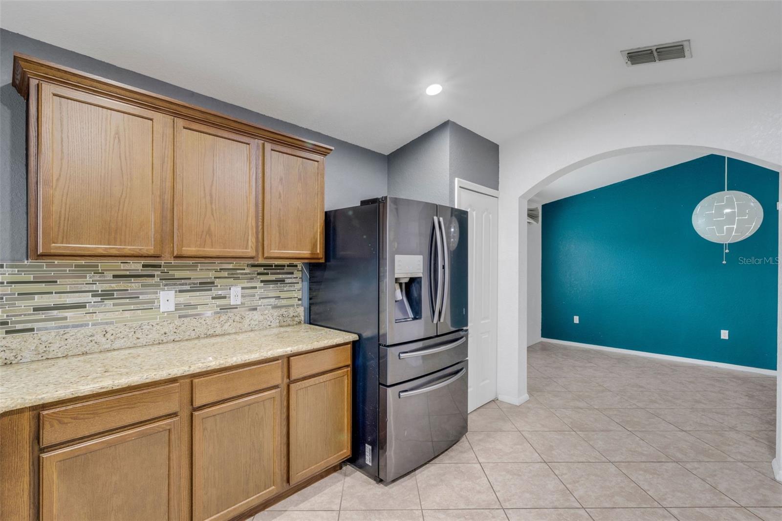 1712 CHARMI DR