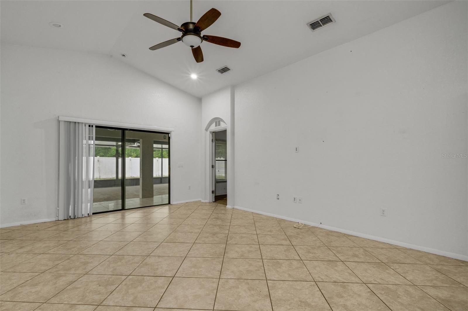 1712 CHARMI DR