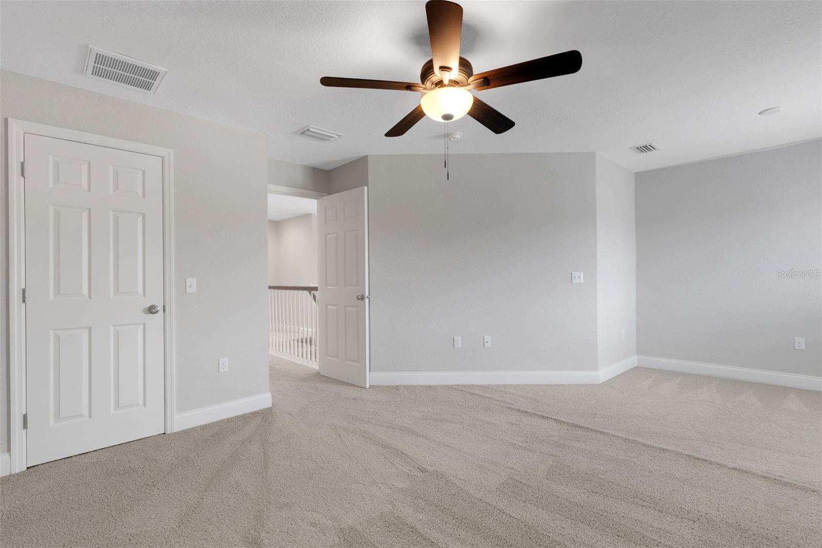 2928 MISSION LAKES DR