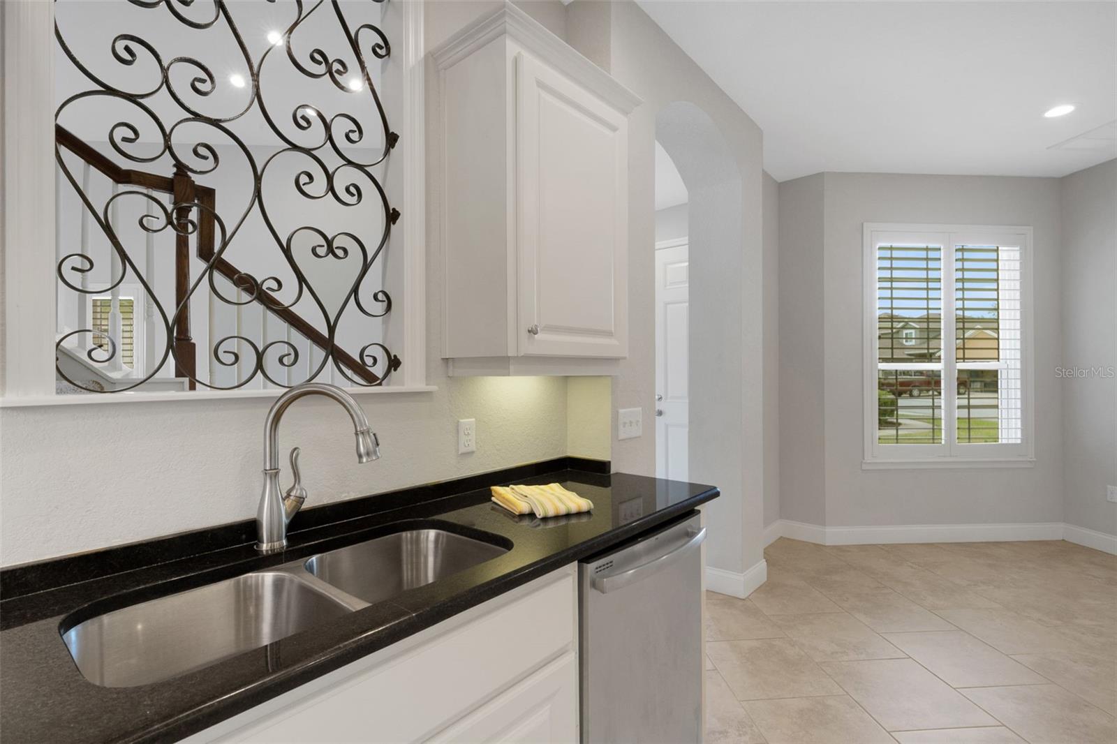 2928 MISSION LAKES DR