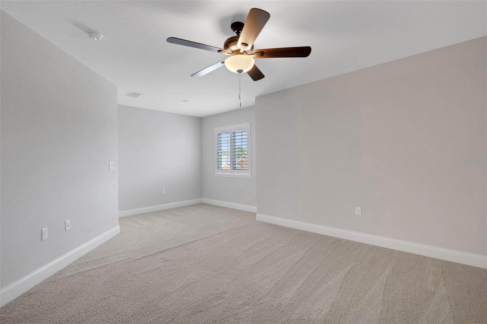 2928 MISSION LAKES DR