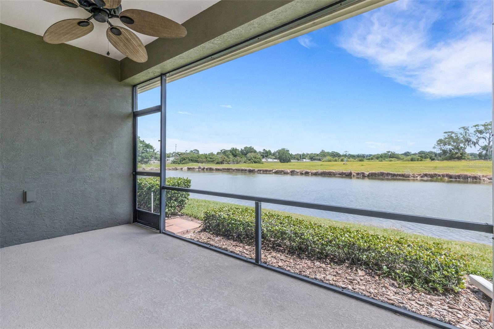 2928 MISSION LAKES DR