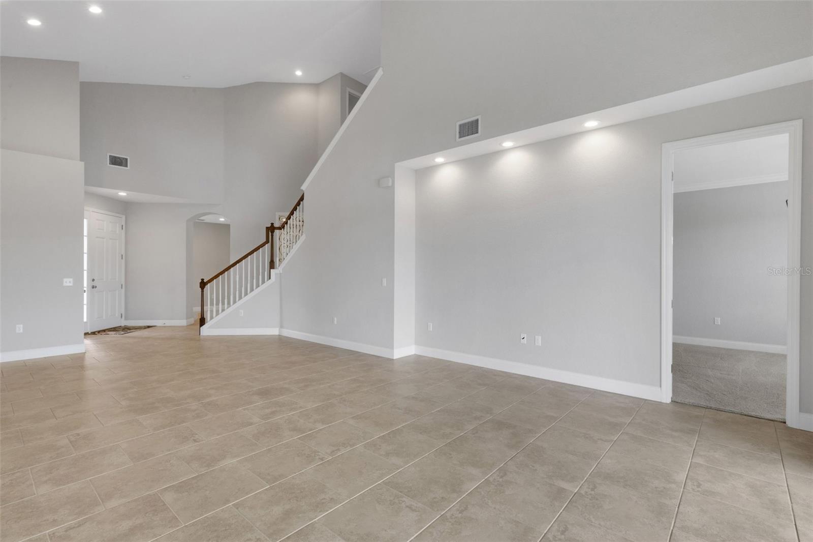 2928 MISSION LAKES DR