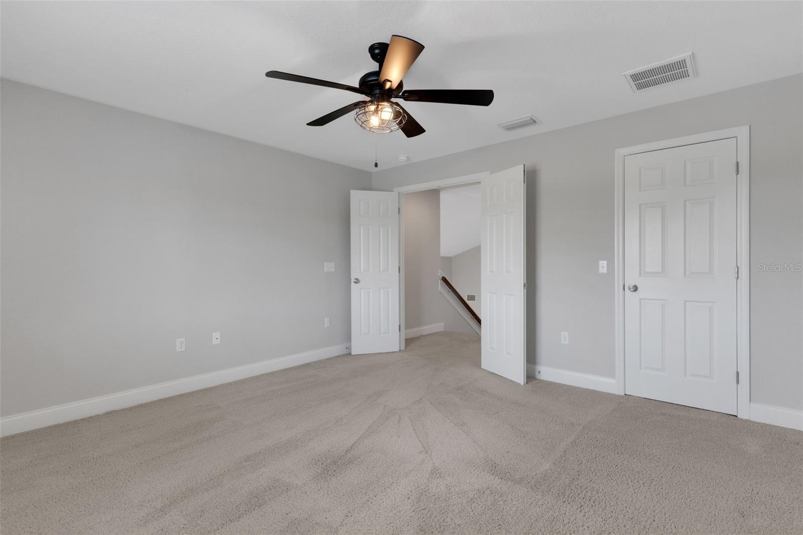 2928 MISSION LAKES DR