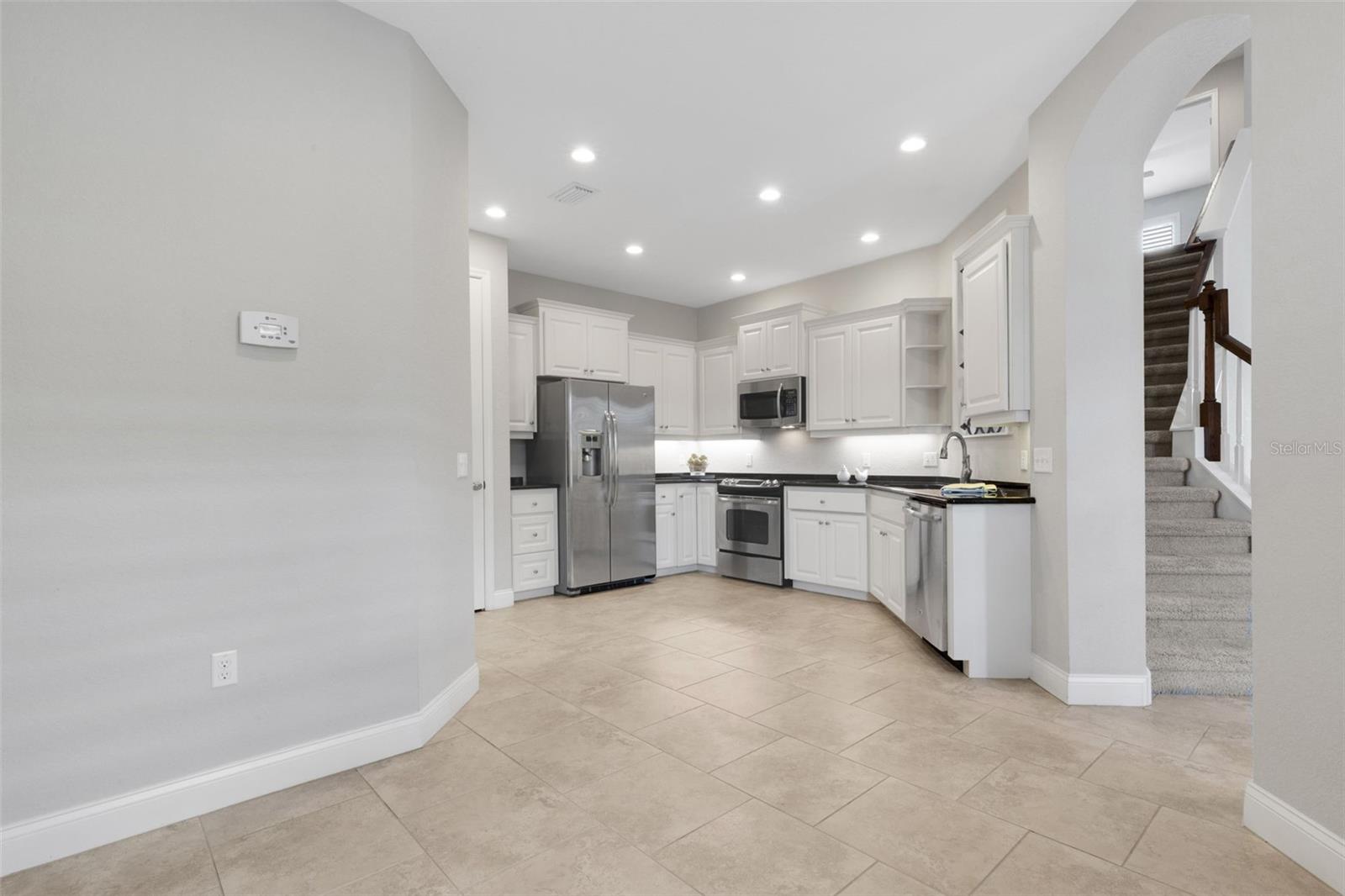 2928 MISSION LAKES DR