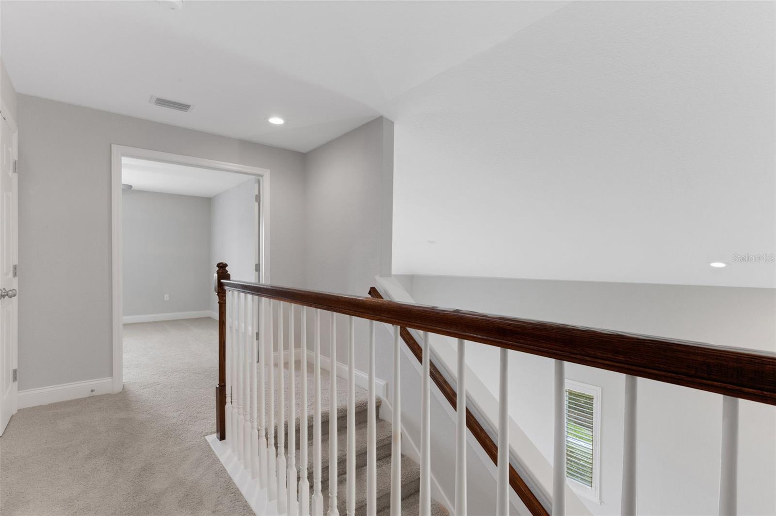 2928 MISSION LAKES DR