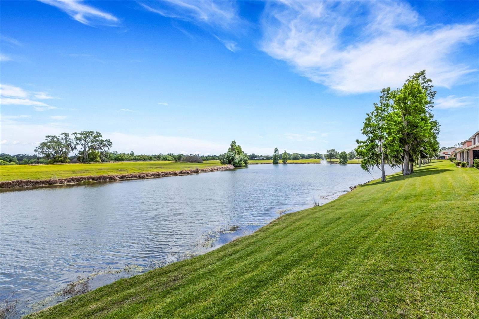 2928 MISSION LAKES DR