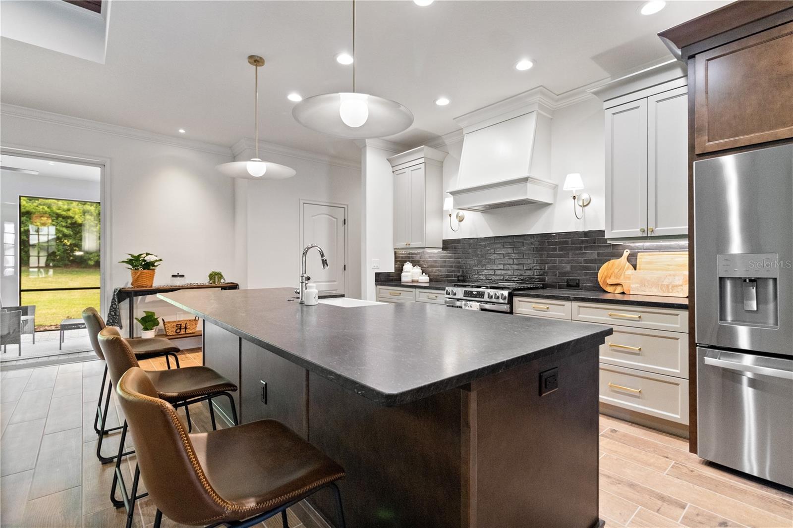 2229 COACHMAN LOOP