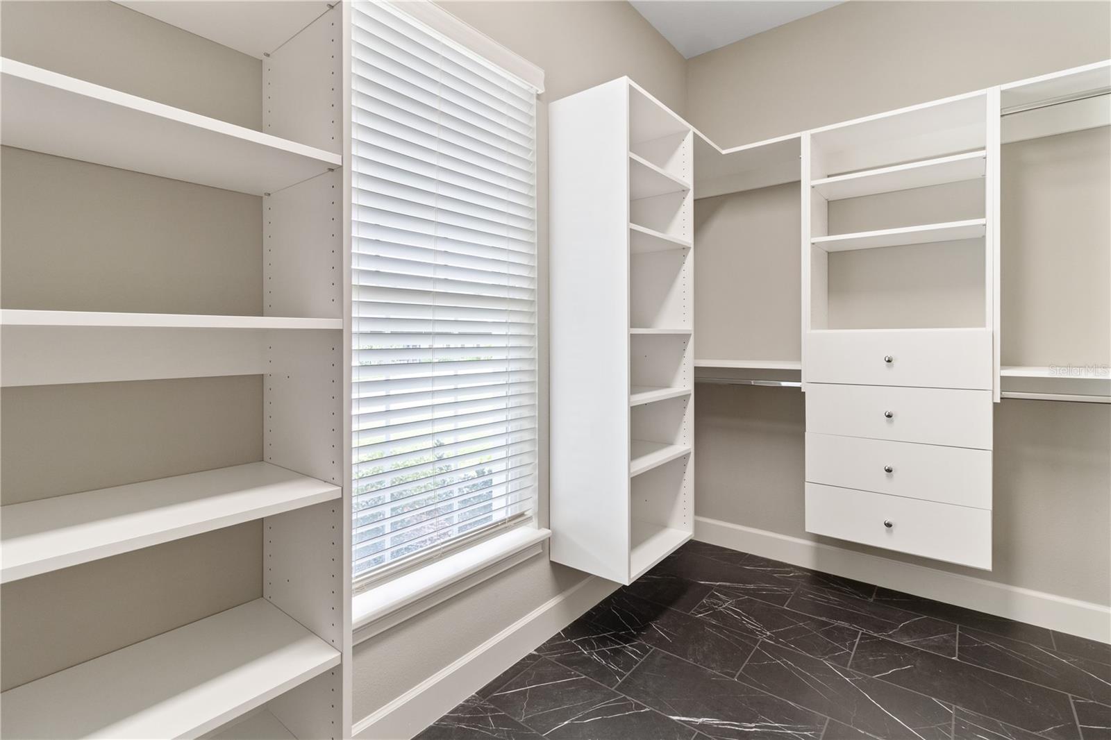 2229 COACHMAN LOOP
