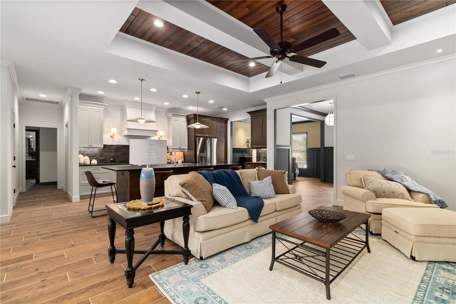 2229 COACHMAN LOOP