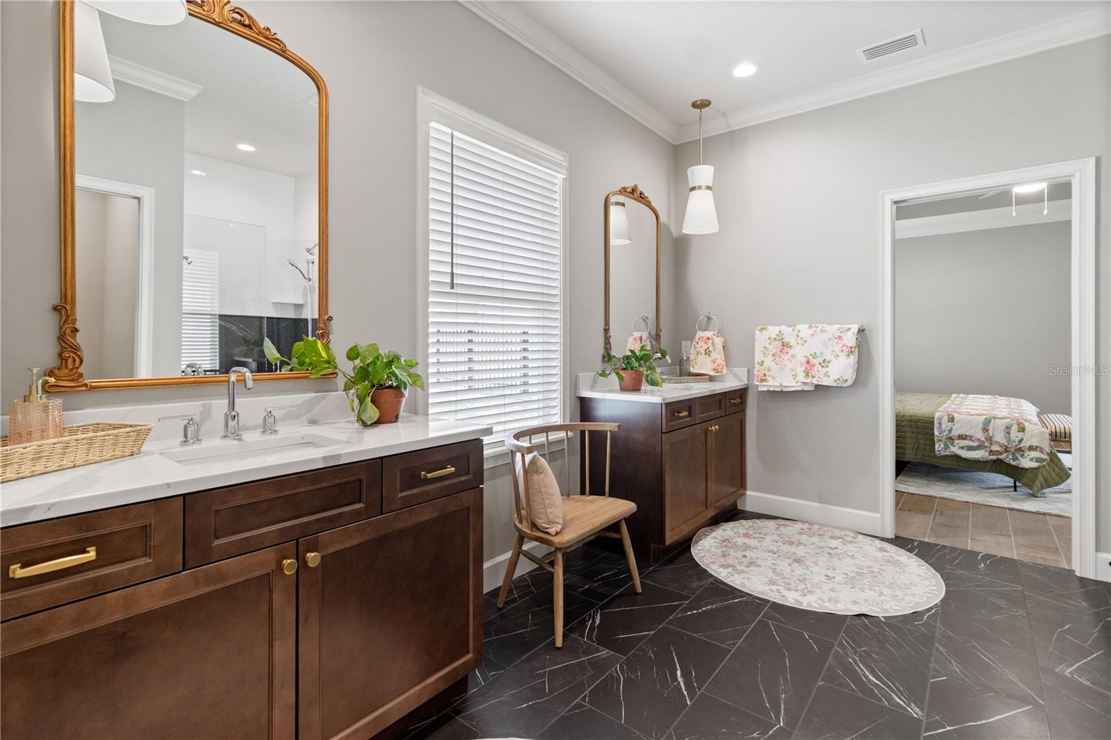 2229 COACHMAN LOOP