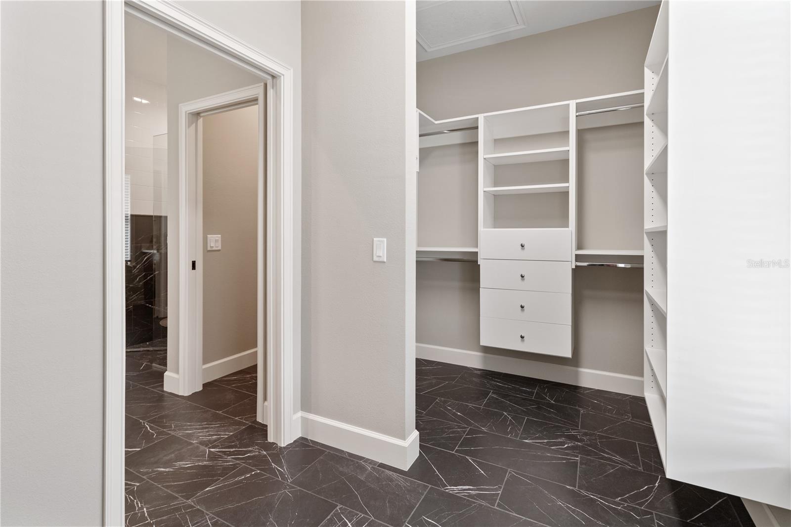 2229 COACHMAN LOOP