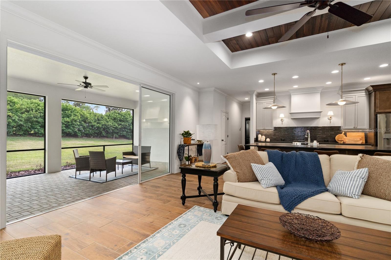 2229 COACHMAN LOOP