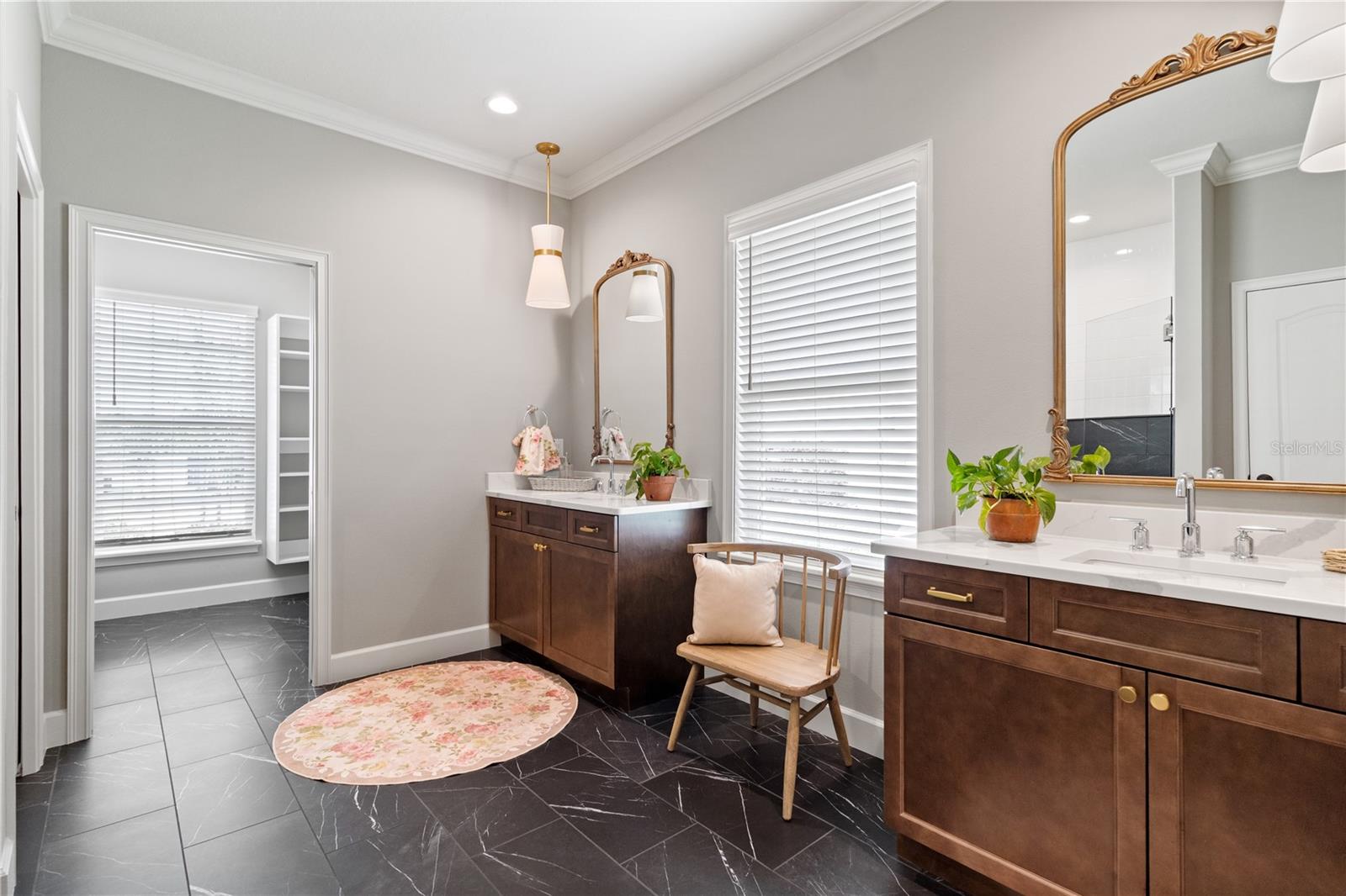 2229 COACHMAN LOOP