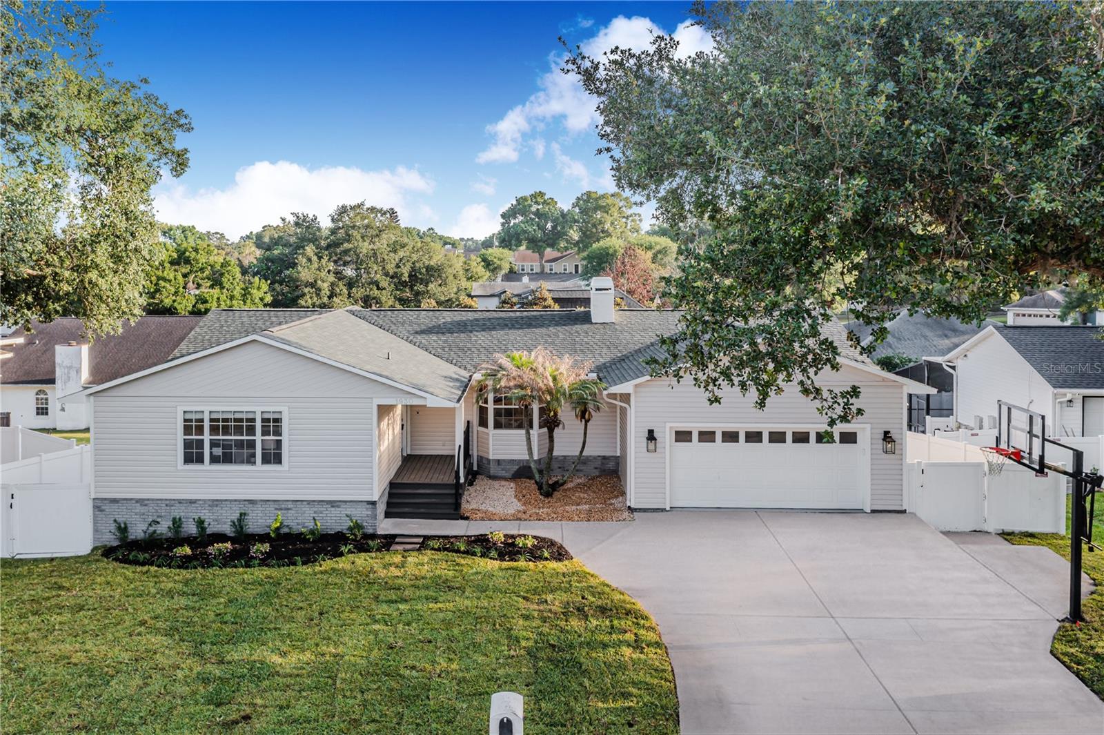 1930 MATTHEW CT