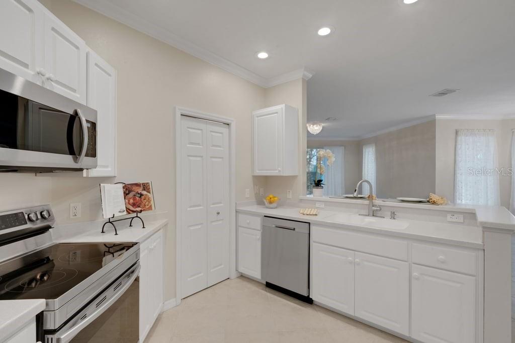684 GRASSLANDS VILLAGE CIR